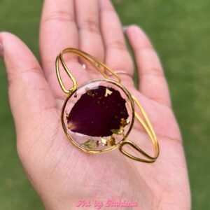 Resin Adjustable Bracelet with Preserved Flowers | Handmade Floral Jewellery