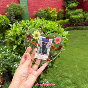 Heart Shaped Minimal Style Floral Frame