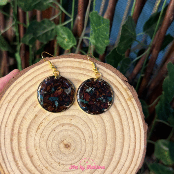 Resin drop earrings with preserved flowers in gift box